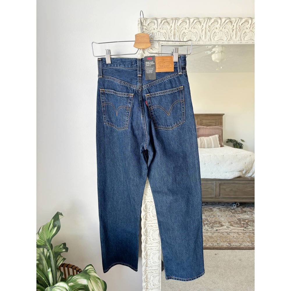 Levi’s Ribcage Straight Jeans - Picture 7 of 8
